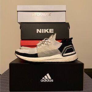 Ultraboost 19 ‘Panda’ size 10.5